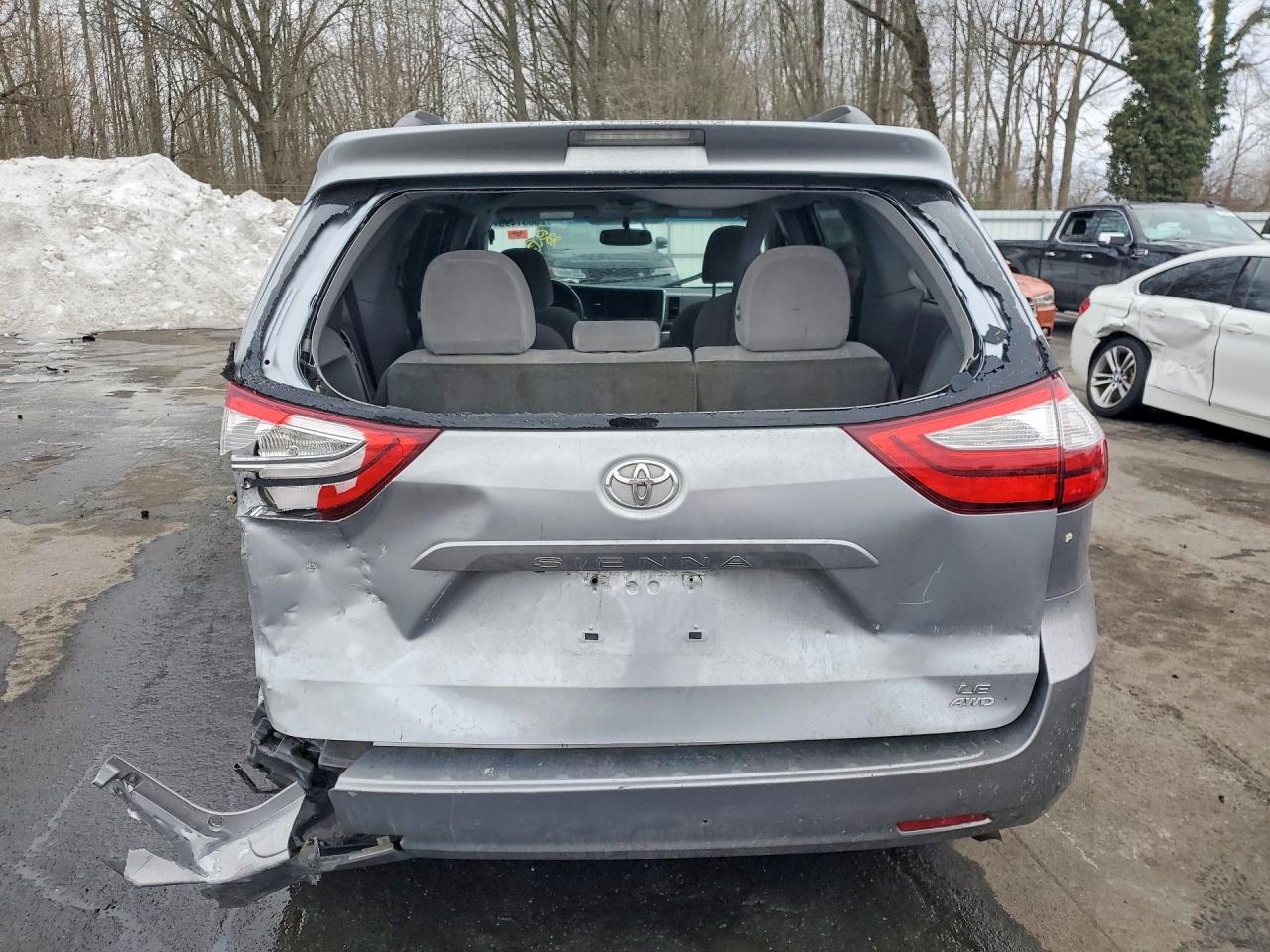 2015 Toyota Sienna Le Серый vin: 5TDJK3DC9FS094888