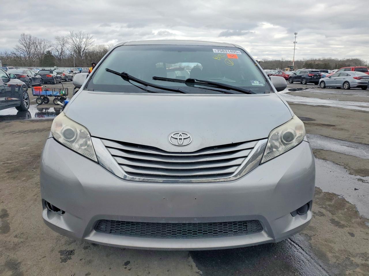 2015 Toyota Sienna Le Серый vin: 5TDJK3DC9FS094888