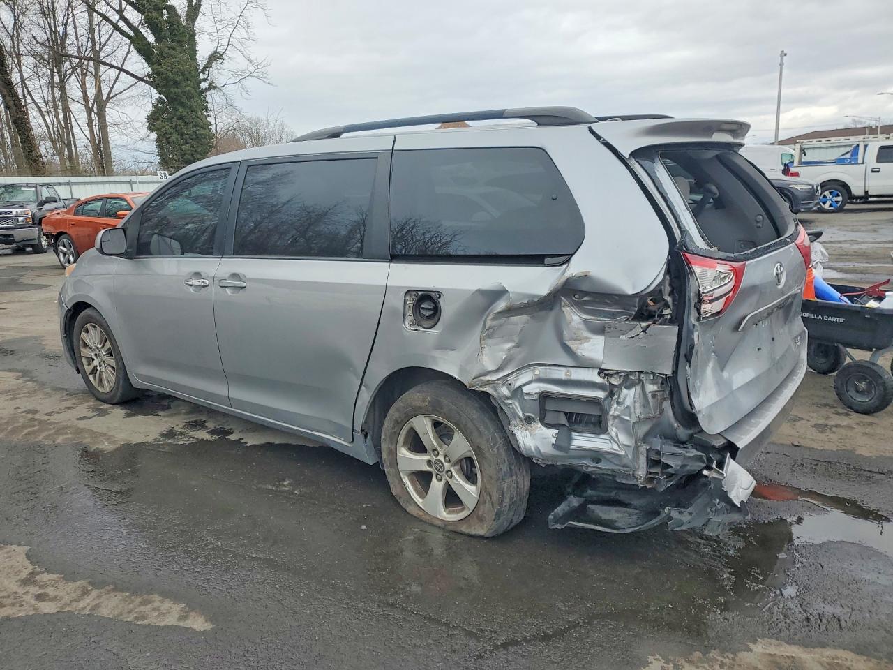 2015 Toyota Sienna Le Серый vin: 5TDJK3DC9FS094888