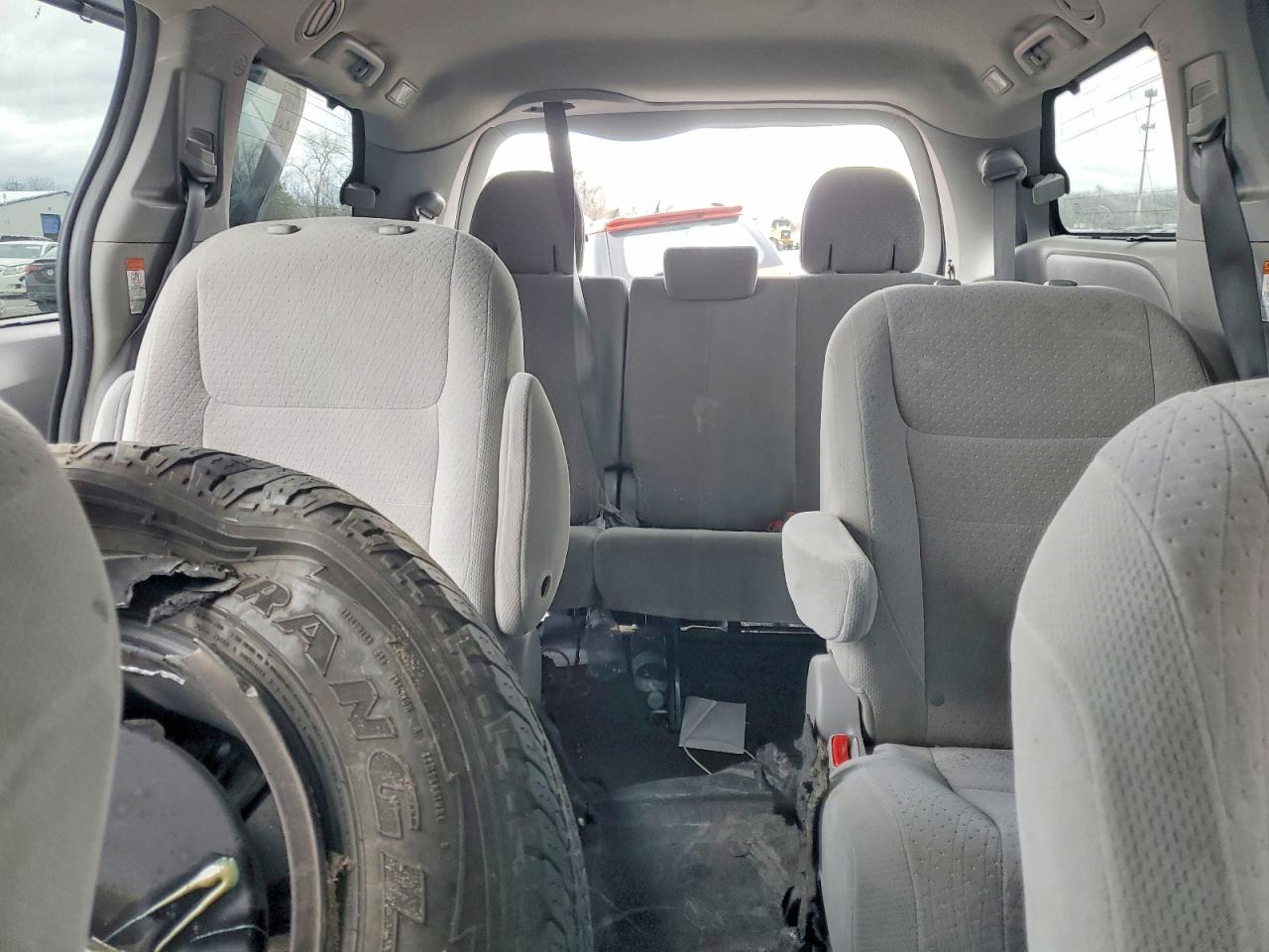 2015 Toyota Sienna Le Серый vin: 5TDJK3DC9FS094888