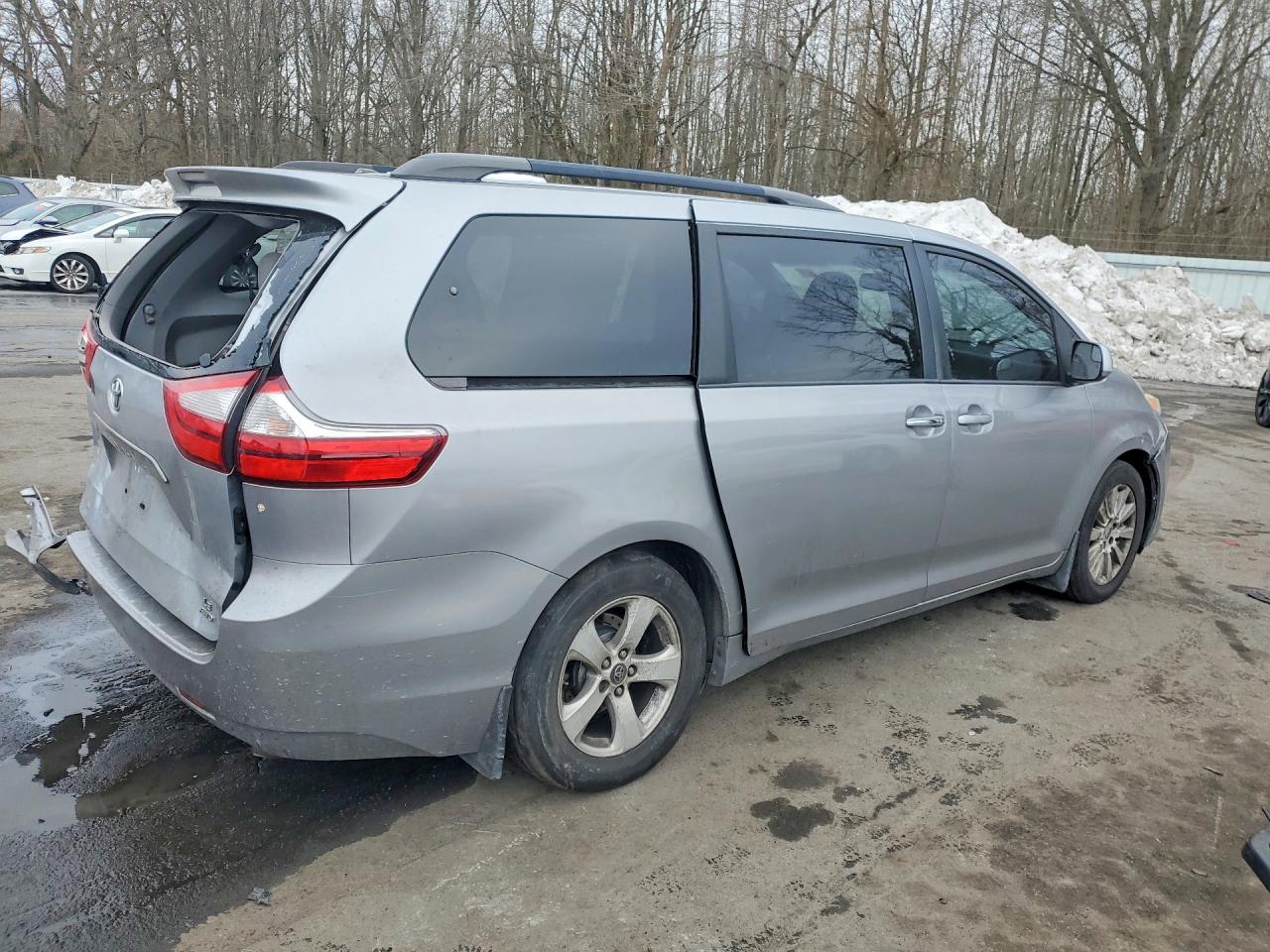 2015 Toyota Sienna Le Серый vin: 5TDJK3DC9FS094888
