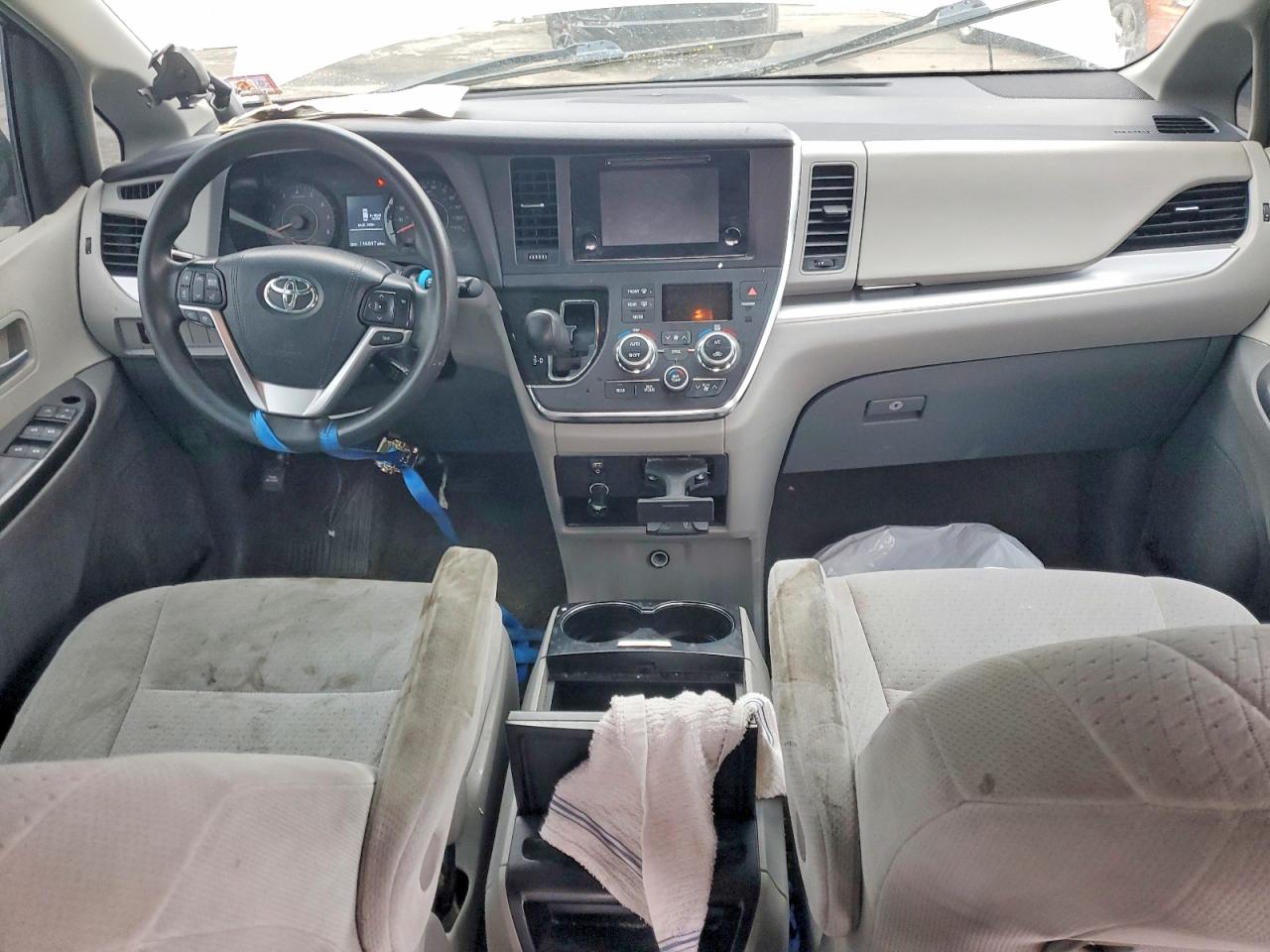2015 Toyota Sienna Le Серый vin: 5TDJK3DC9FS094888