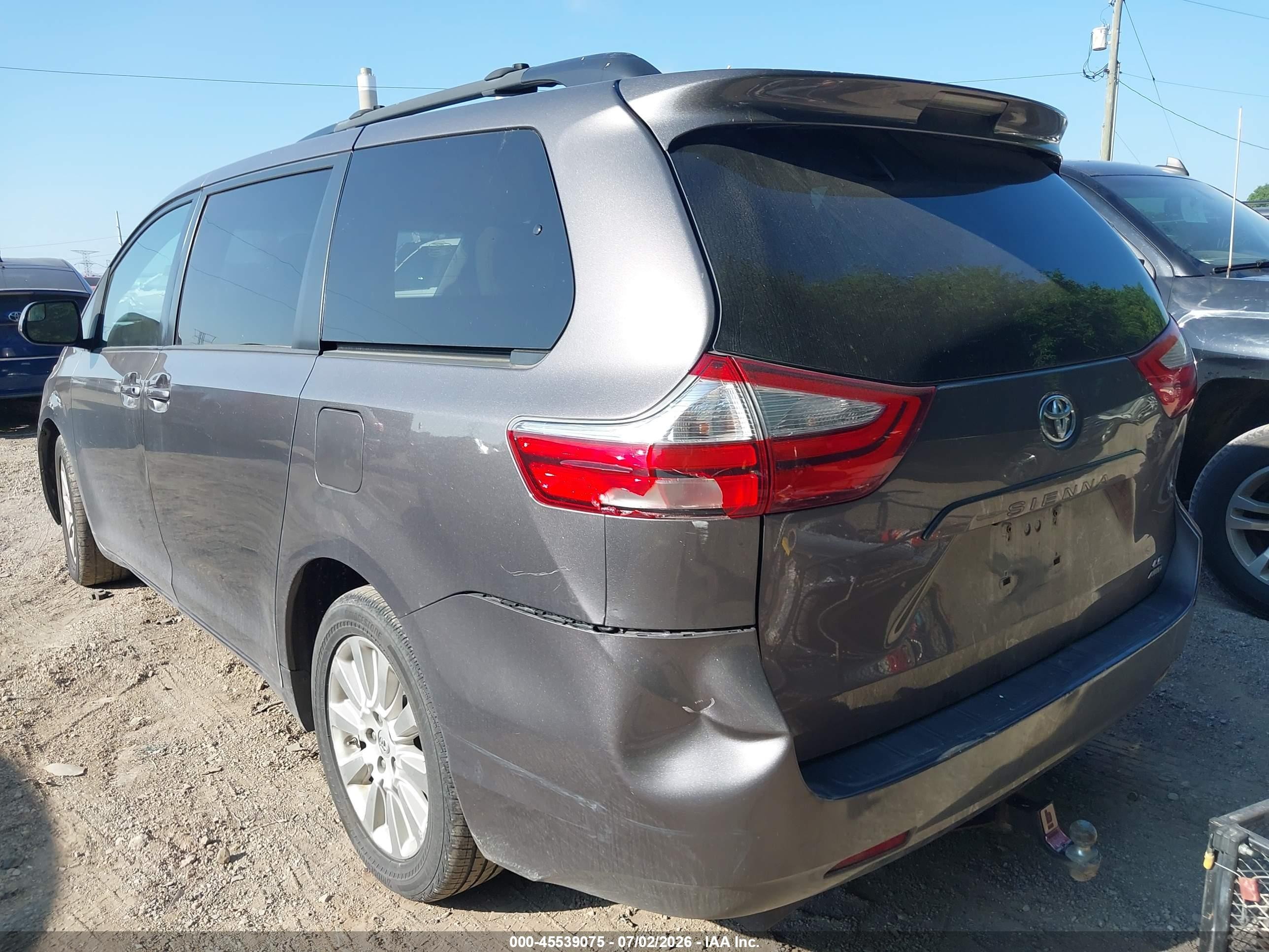 2015 Toyota Sienna Le 7 Passenger Gray vin: 5TDJK3DC9FS126206