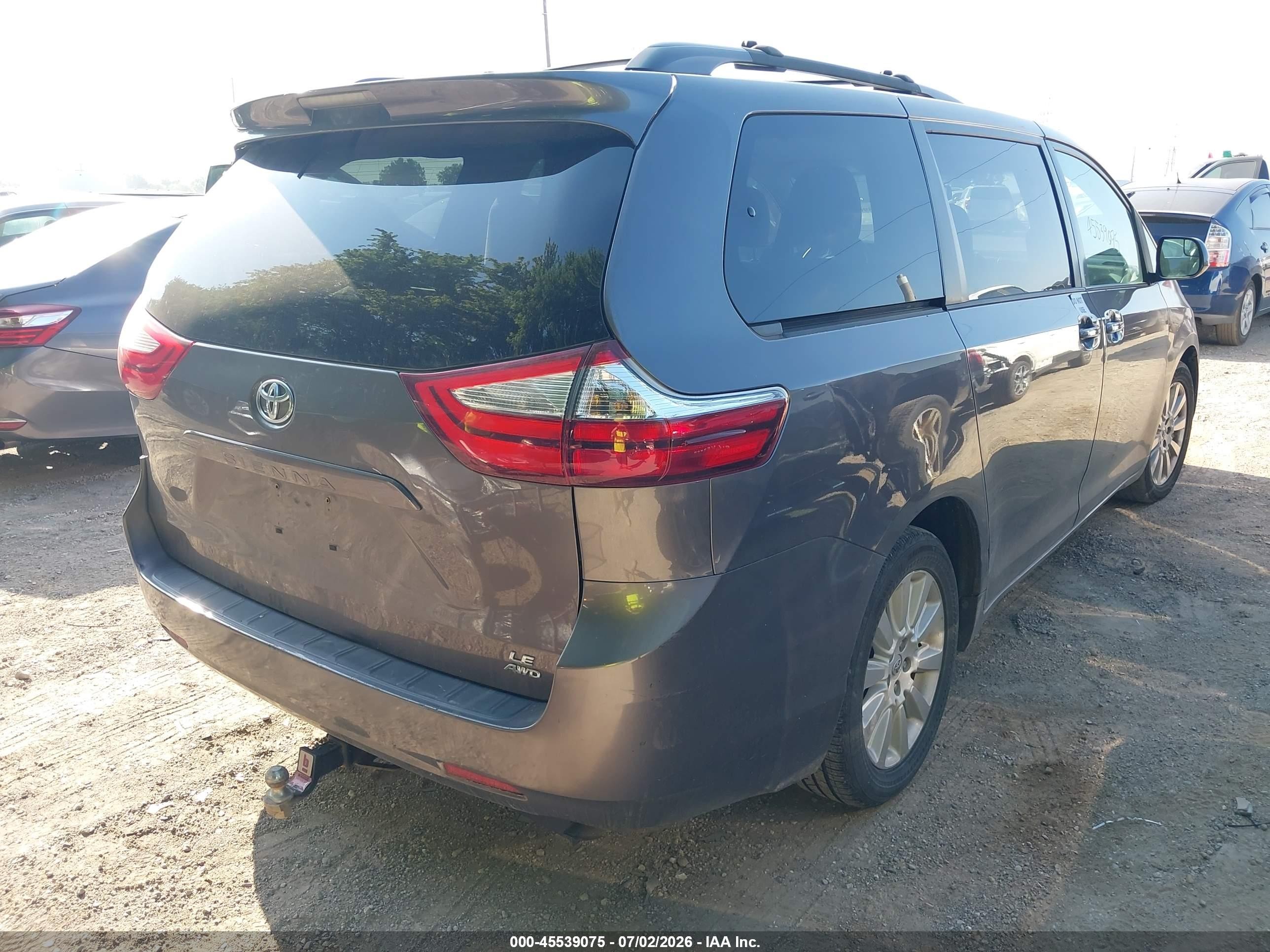 2015 Toyota Sienna Le 7 Passenger Gray vin: 5TDJK3DC9FS126206