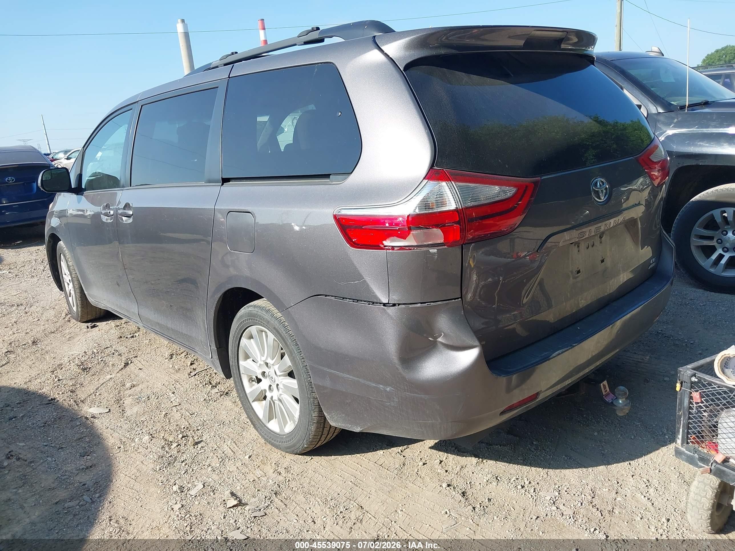 2015 Toyota Sienna Le 7 Passenger Gray vin: 5TDJK3DC9FS126206