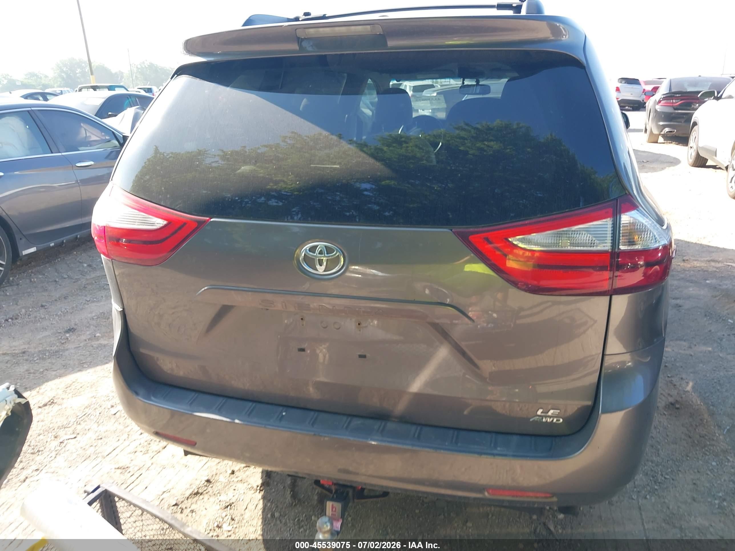 2015 Toyota Sienna Le 7 Passenger Gray vin: 5TDJK3DC9FS126206