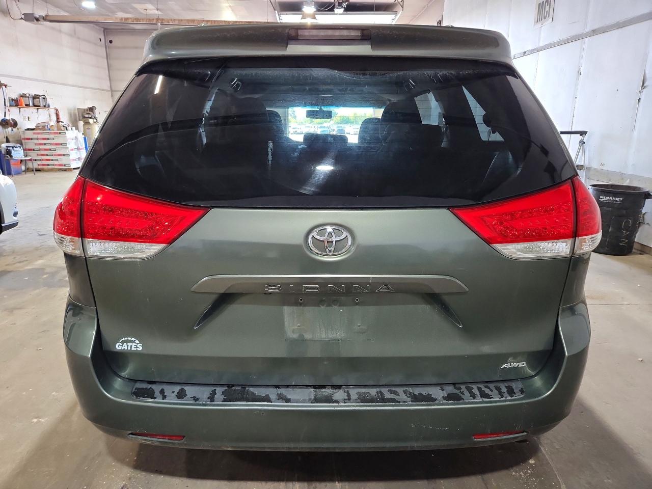 2011 Toyota Sienna Le Gray vin: 5TDJK3DCXBS007199