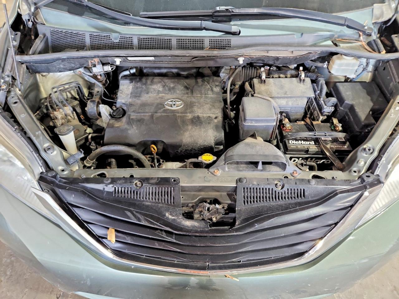 2011 Toyota Sienna Le Gray vin: 5TDJK3DCXBS007199