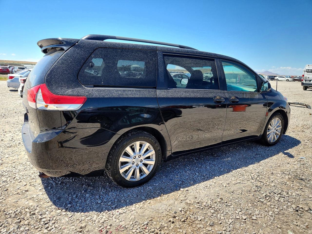 2012 Toyota Sienna Le Black vin: 5TDJK3DCXCS040740