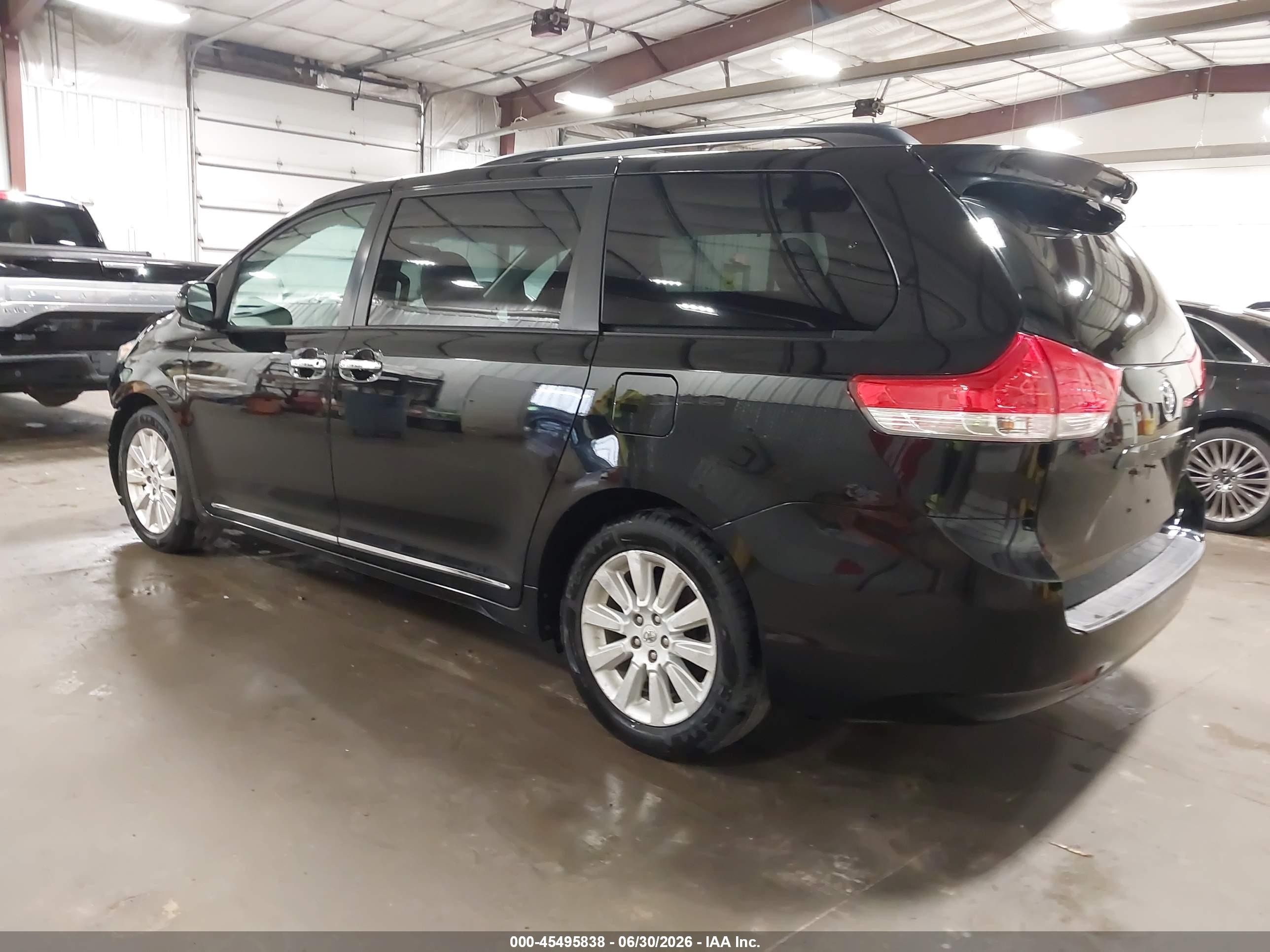 2012 Toyota Sienna Le 7 Passenger Black vin: 5TDJK3DCXCS042245