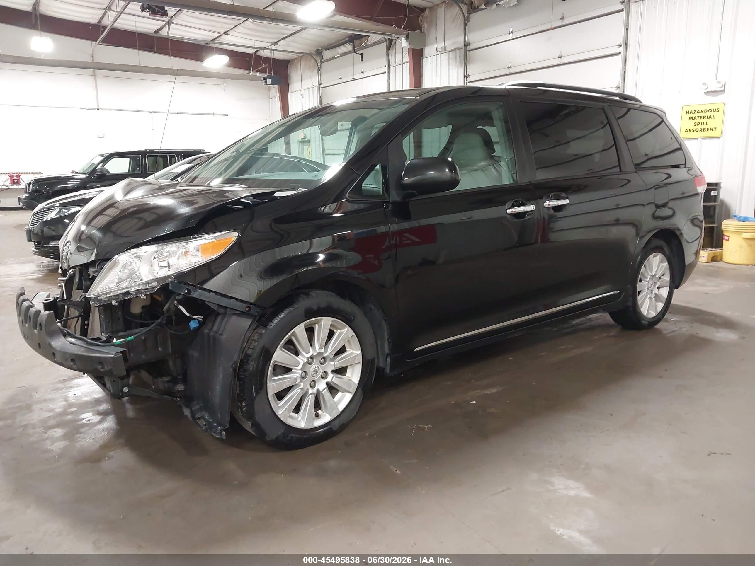 2012 Toyota Sienna Le 7 Passenger Black vin: 5TDJK3DCXCS042245