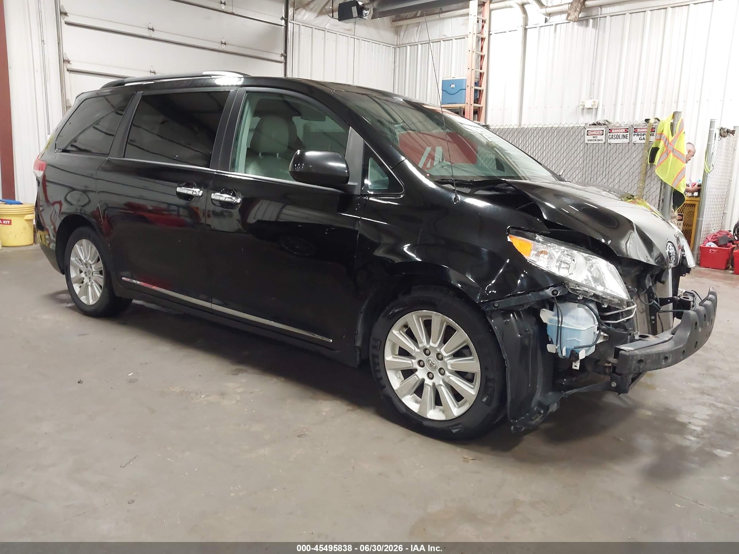2012 Toyota Sienna Le 7 Passenger Черный vin: 5TDJK3DCXCS042245