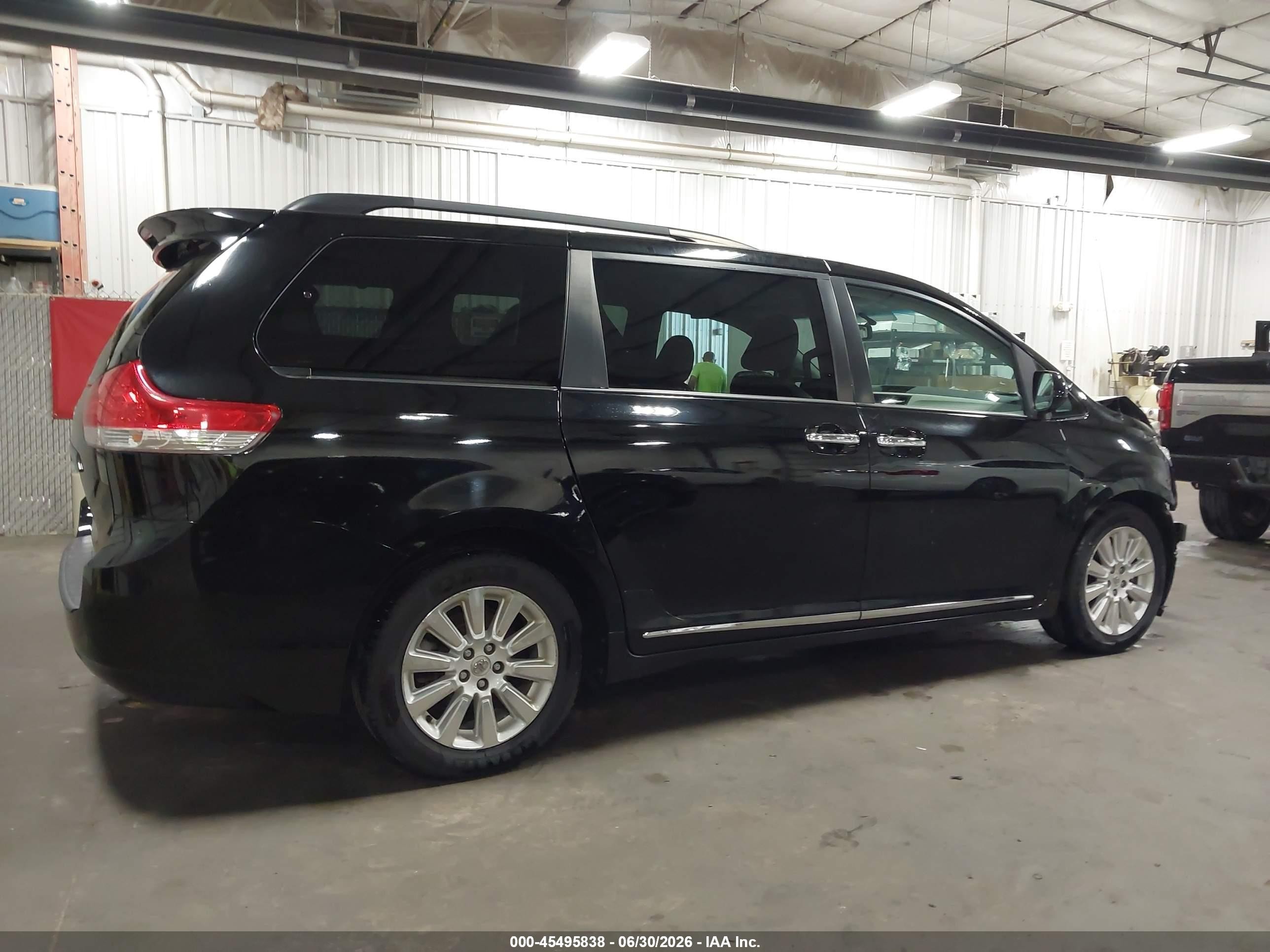 2012 Toyota Sienna Le 7 Passenger Black vin: 5TDJK3DCXCS042245