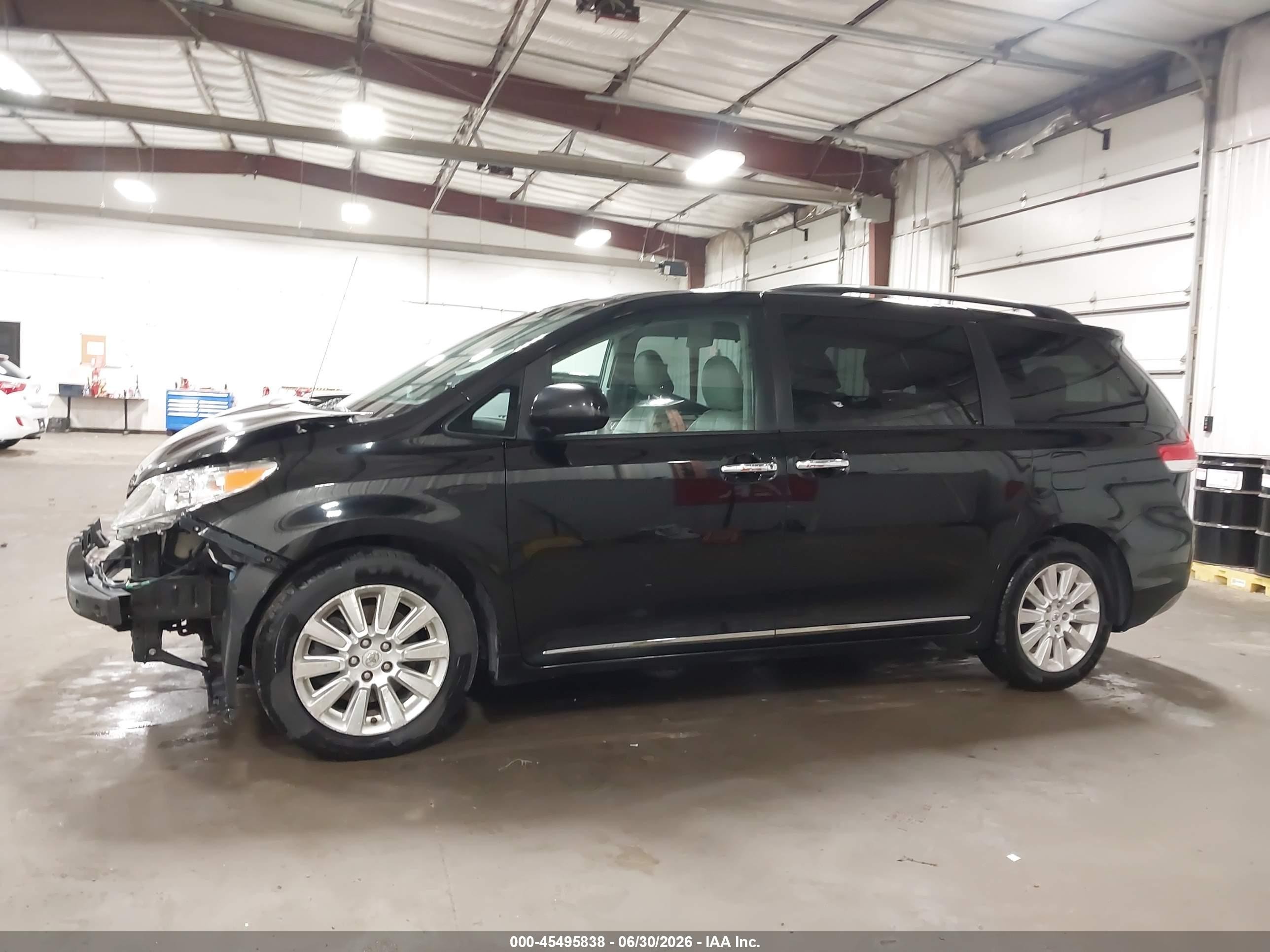 2012 Toyota Sienna Le 7 Passenger Black vin: 5TDJK3DCXCS042245