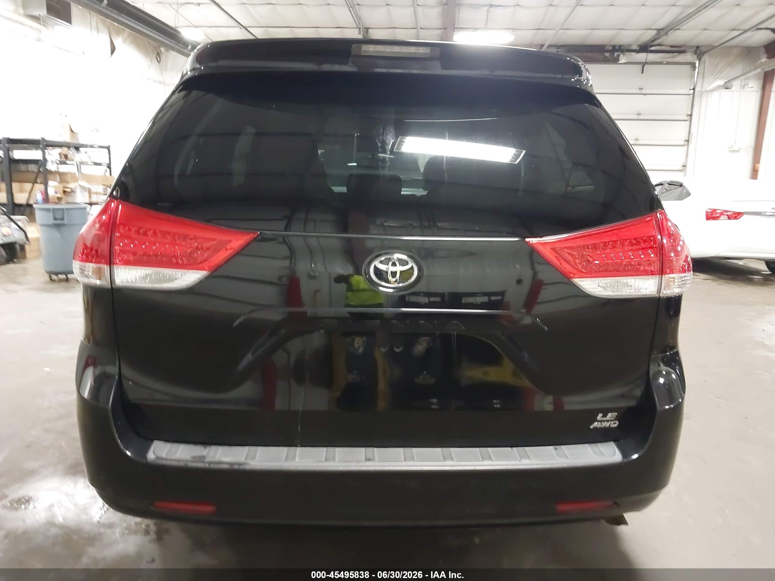 2012 Toyota Sienna Le 7 Passenger Black vin: 5TDJK3DCXCS042245