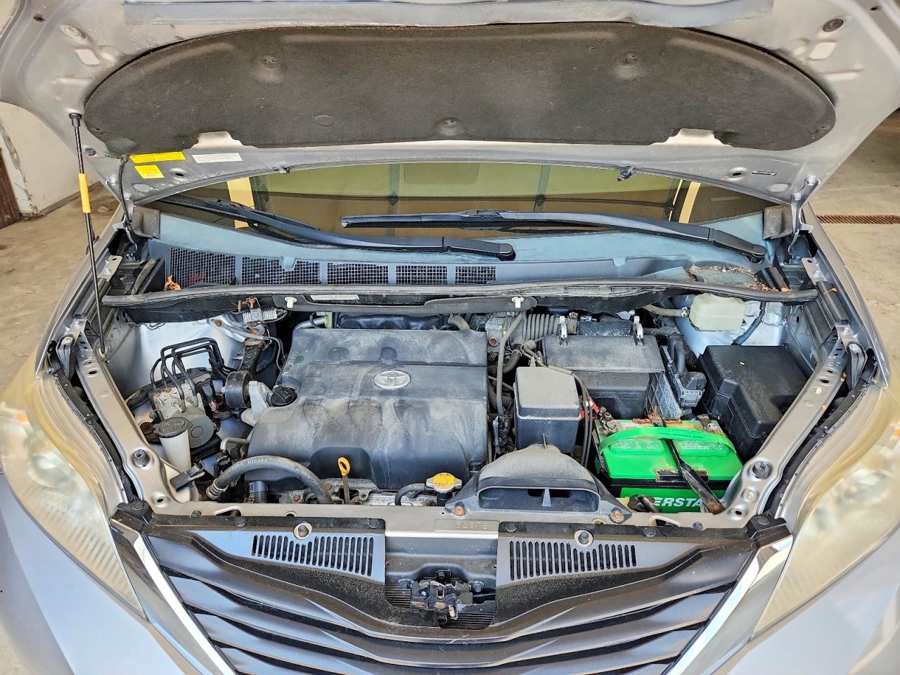 2012 Toyota Sienna Le Silver vin: 5TDJK3DCXCS046697