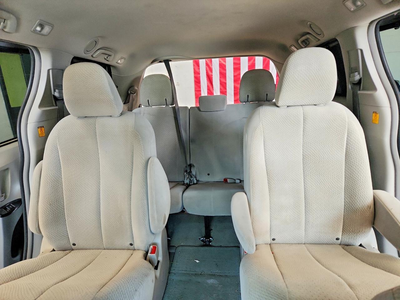 2012 Toyota Sienna Le Silver vin: 5TDJK3DCXCS046697