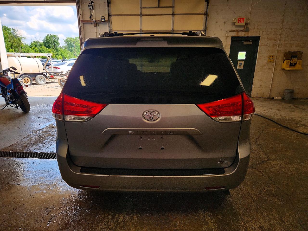 2012 Toyota Sienna Le Silver vin: 5TDJK3DCXCS046697