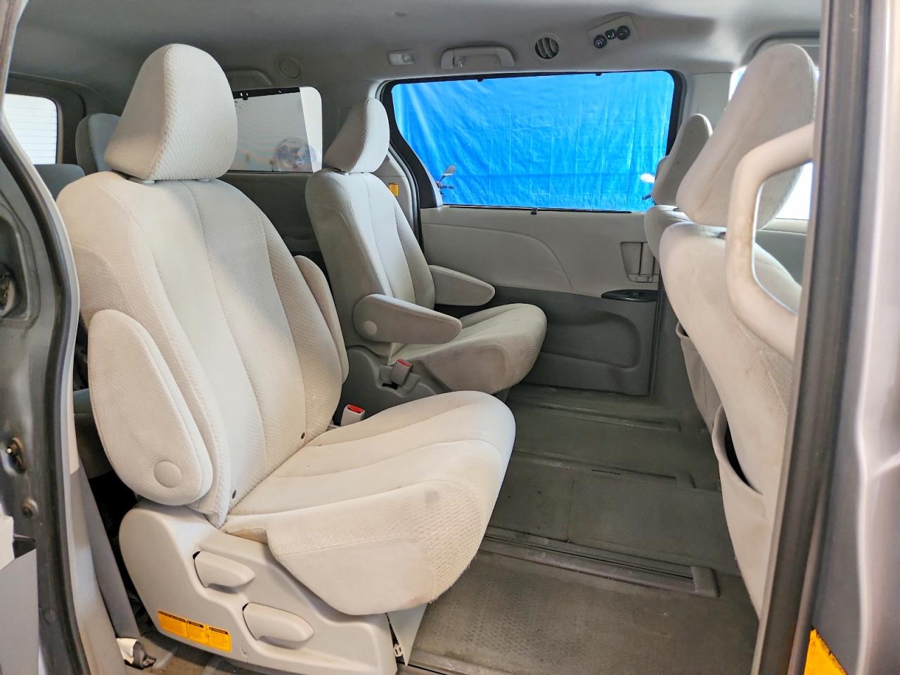 2012 Toyota Sienna Le Silver vin: 5TDJK3DCXCS046697