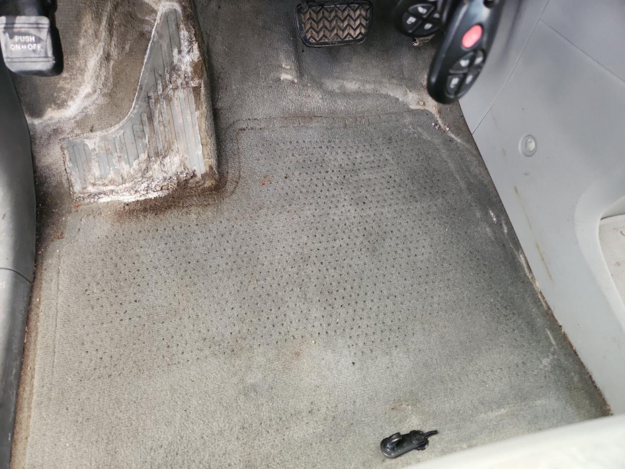 2012 Toyota Sienna Le Silver vin: 5TDJK3DCXCS046697 Damage: Left Front Carpet, Stained, Permanent