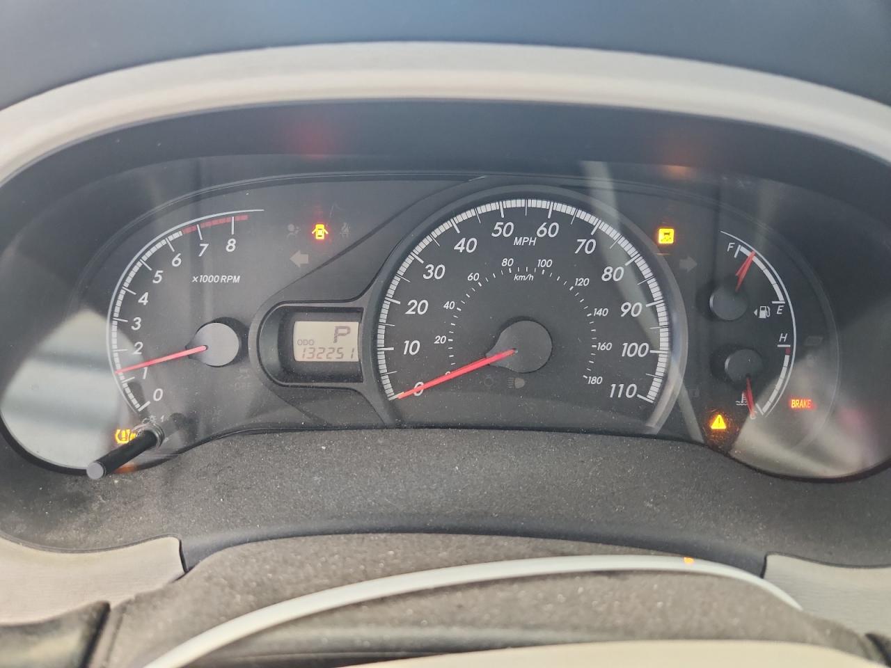 2012 Toyota Sienna Le Silver vin: 5TDJK3DCXCS046697 Damage: Warning Light - Brakes, On, Unacceptable