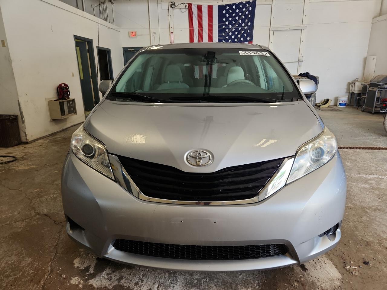 2012 Toyota Sienna Le Silver vin: 5TDJK3DCXCS046697 Damage: Front Bumper, Chipped, 4