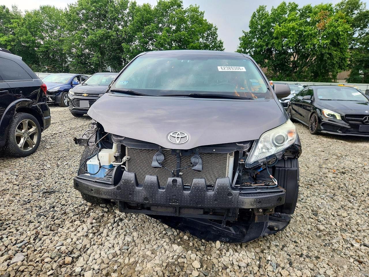 2015 Toyota Sienna Le Gray vin: 5TDJK3DCXFS102058