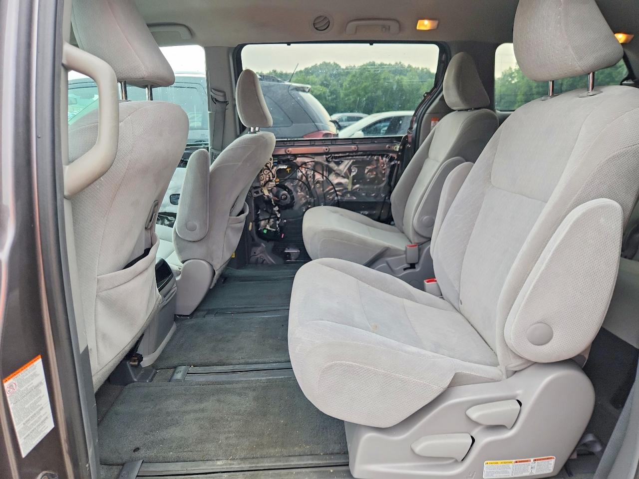 2015 Toyota Sienna Le Gray vin: 5TDJK3DCXFS102058