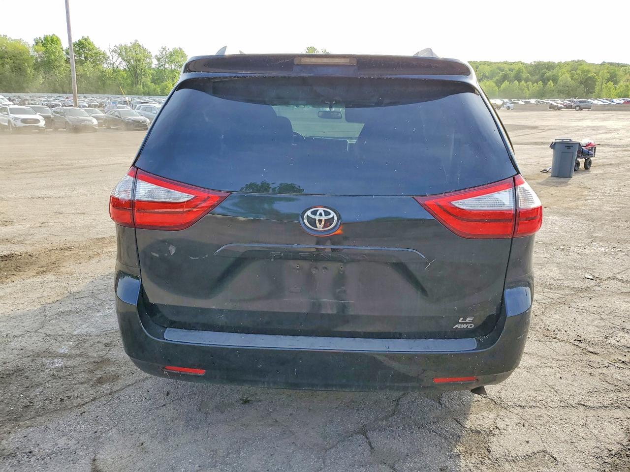 2015 Toyota Sienna Le Black vin: 5TDJK3DCXFS114811
