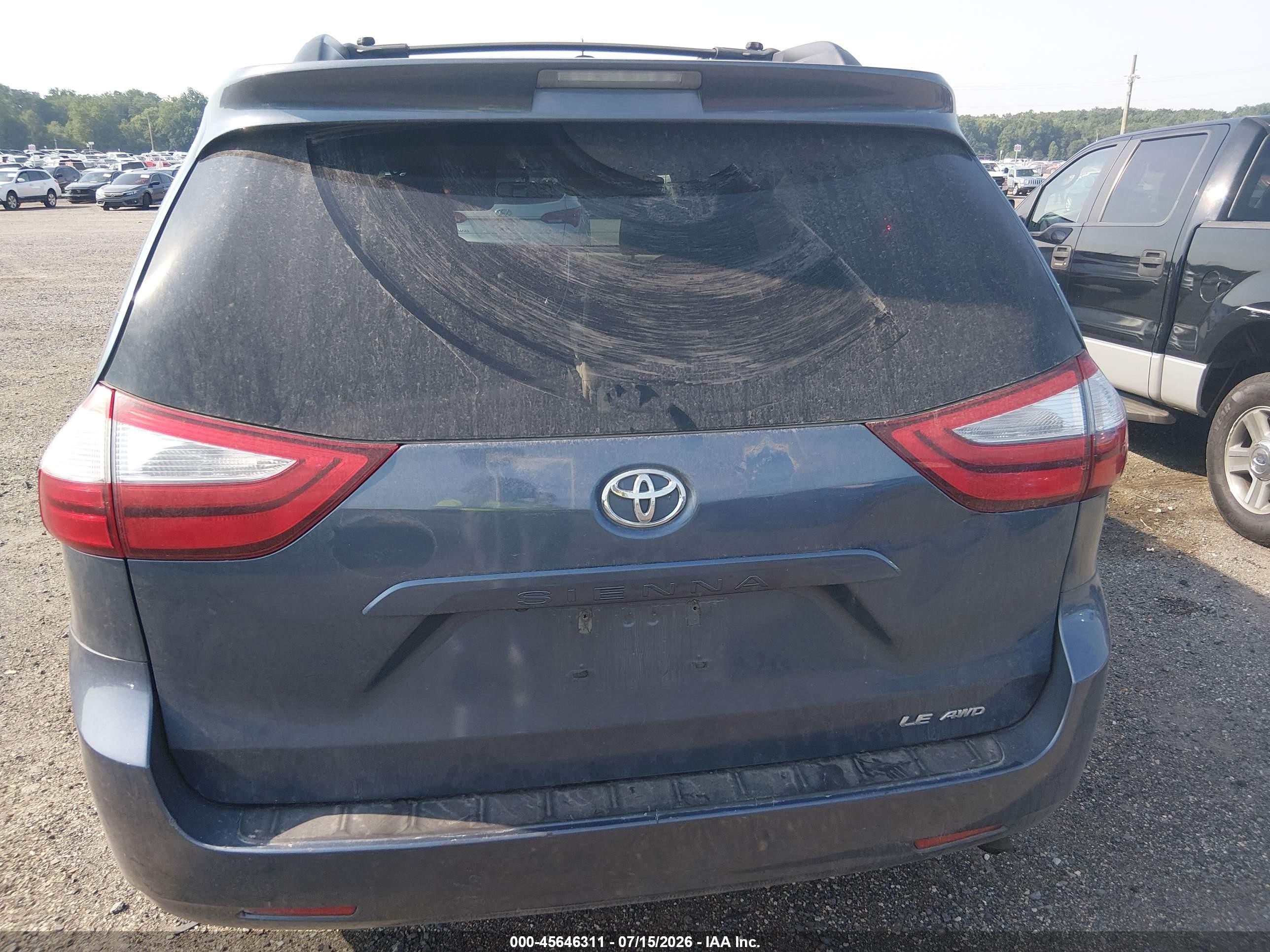 2015 Toyota Sienna Le 7 Passenger Blue vin: 5TDJK3DCXFS126022