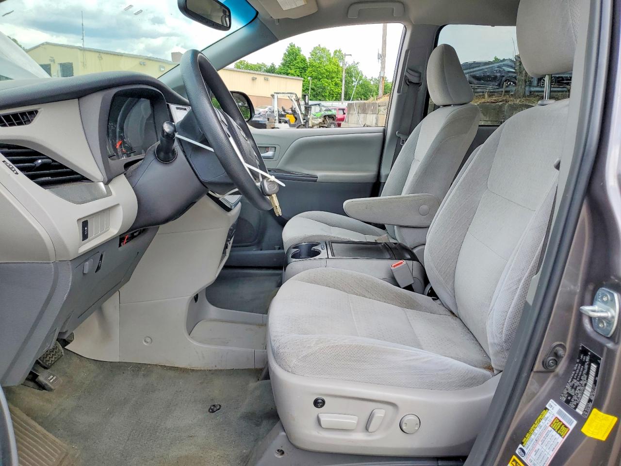 2015 Toyota Sienna Le Серый vin: 5TDJK3DCXFS127171