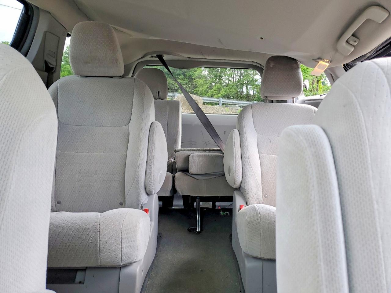 2015 Toyota Sienna Le Серый vin: 5TDJK3DCXFS127171