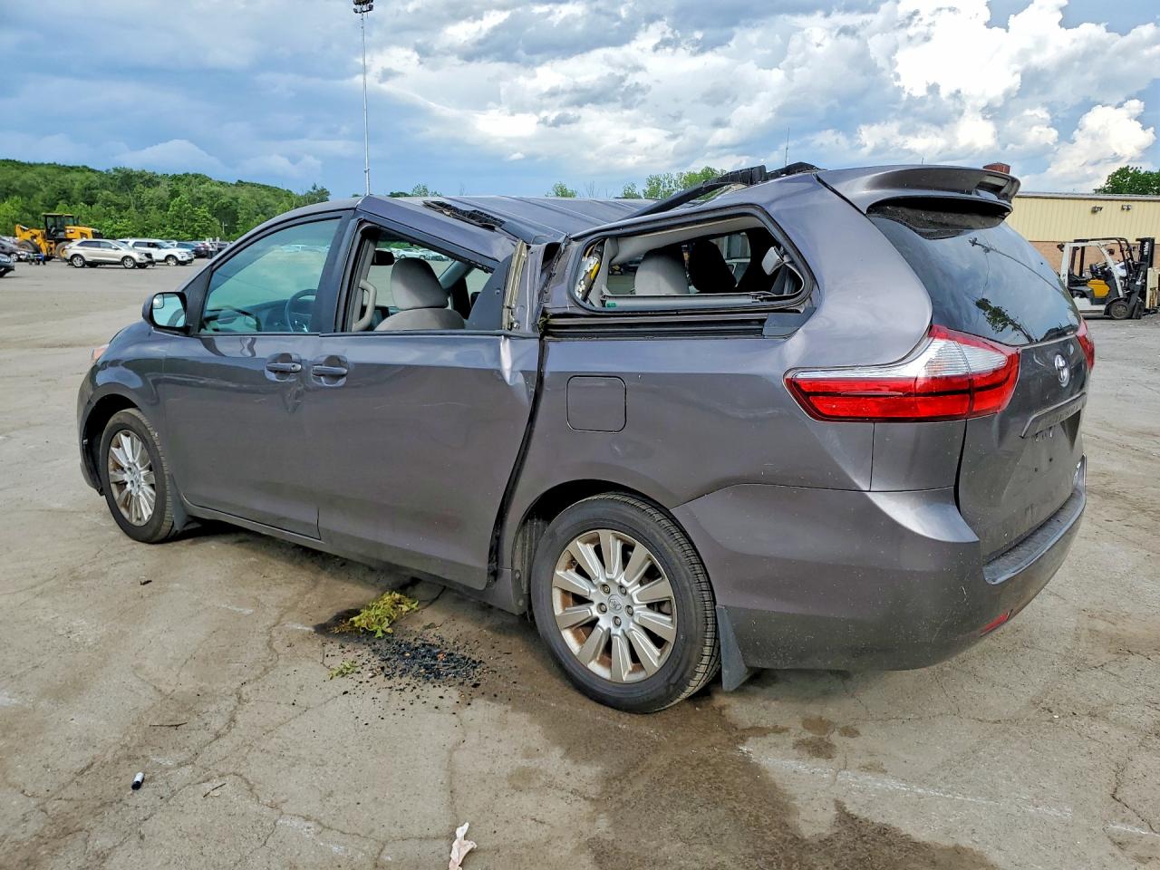 2015 Toyota Sienna Le Серый vin: 5TDJK3DCXFS127171