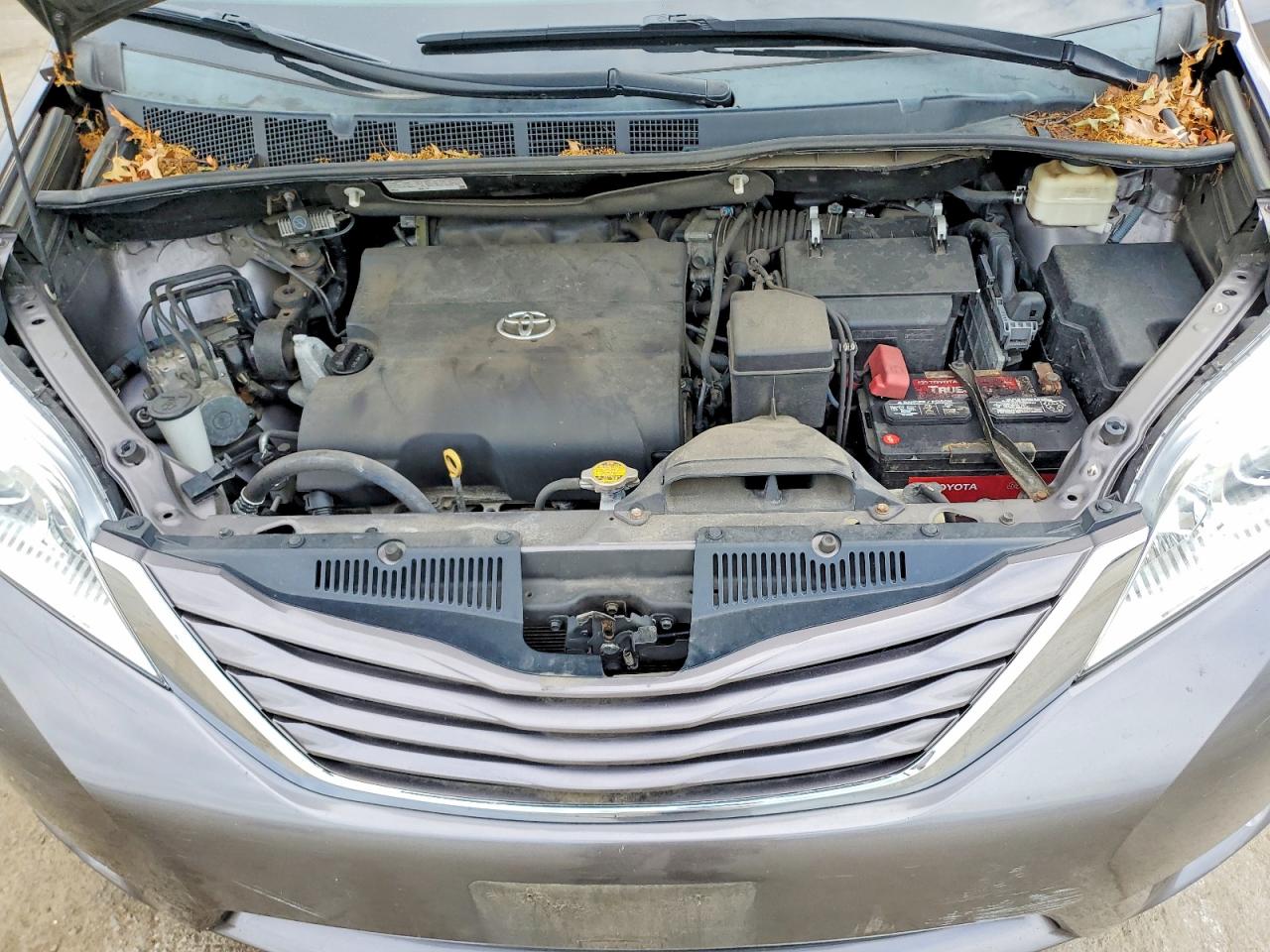2015 Toyota Sienna Le Серый vin: 5TDJK3DCXFS127171