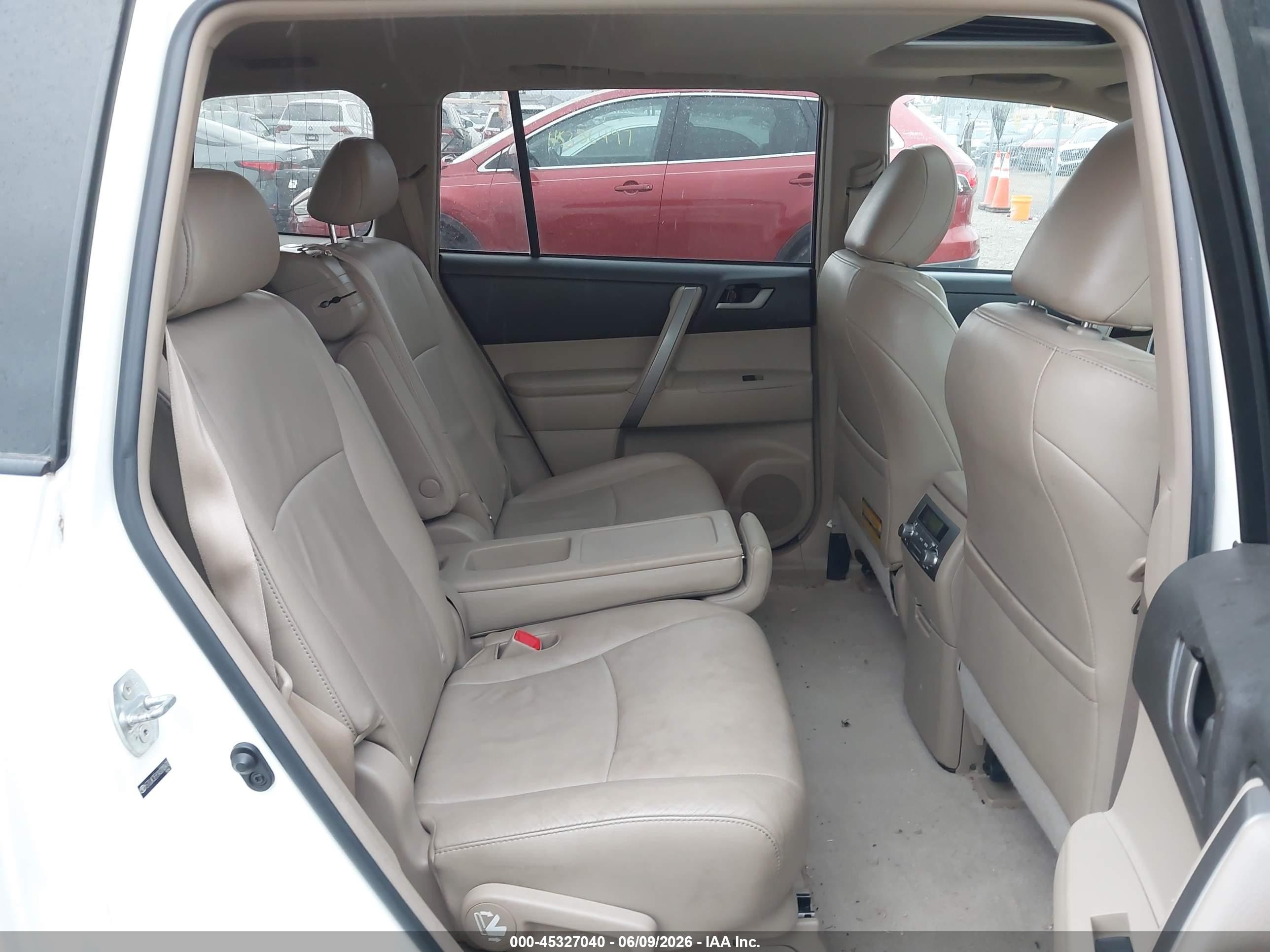 2010 Toyota Highlander Se V6 White vin: 5TDJK3EH1AS010470