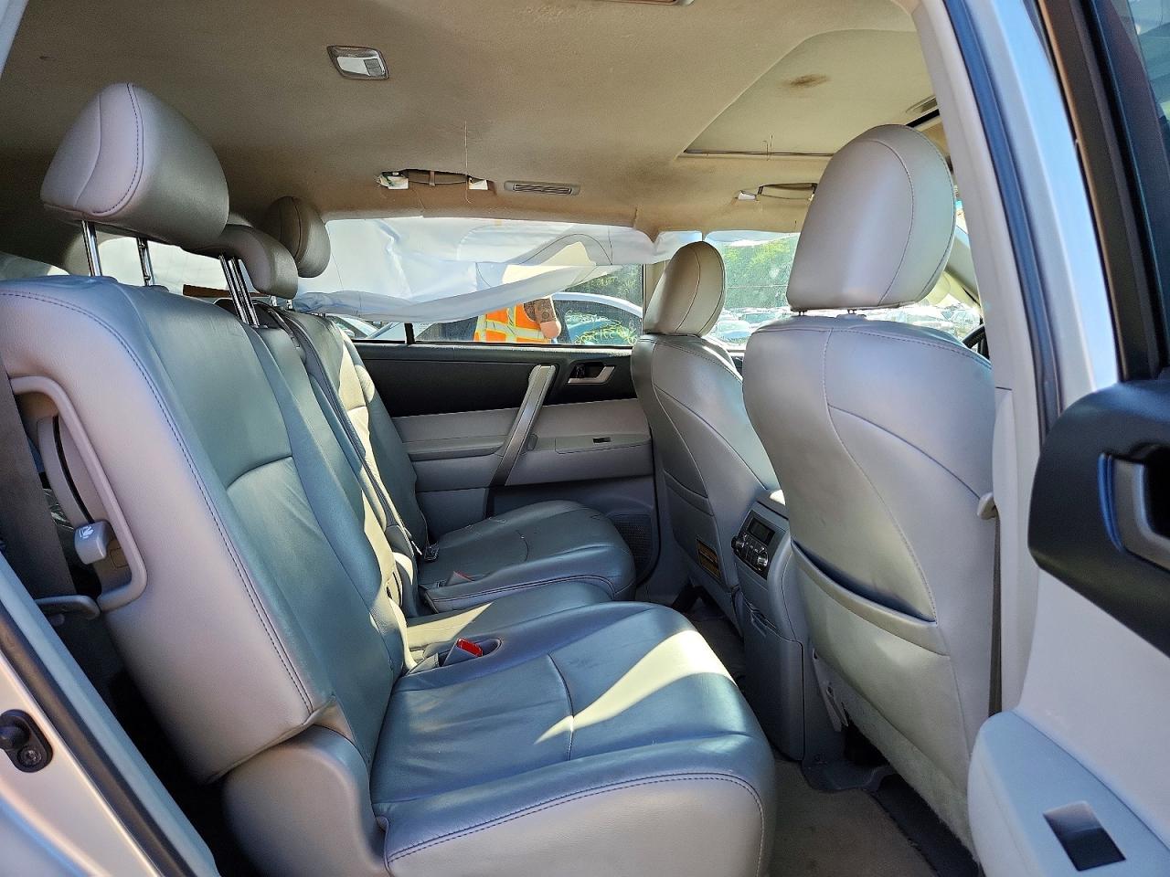 2010 Toyota Highlander Se Silver vin: 5TDJK3EH1AS012607