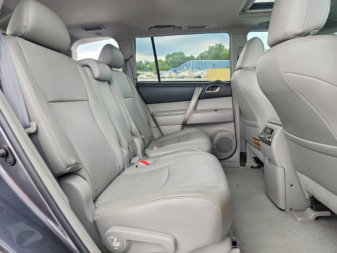 2010 Toyota Highlander Se Серый vin: 5TDJK3EH9AS009101