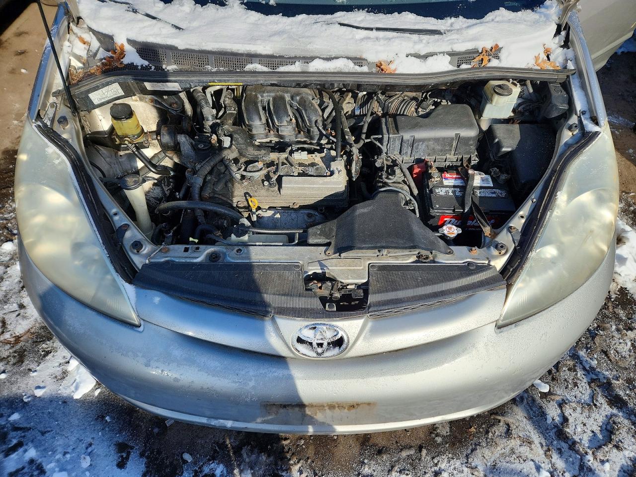 2010 Toyota Sienna Le Gray vin: 5TDJK4CC0AS028200
