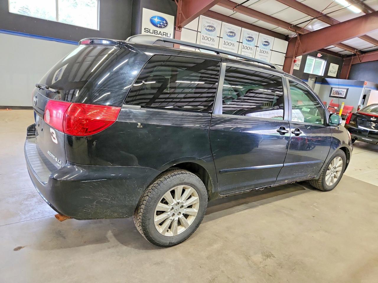 2010 Toyota Sienna Le Black vin: 5TDJK4CC0AS033834