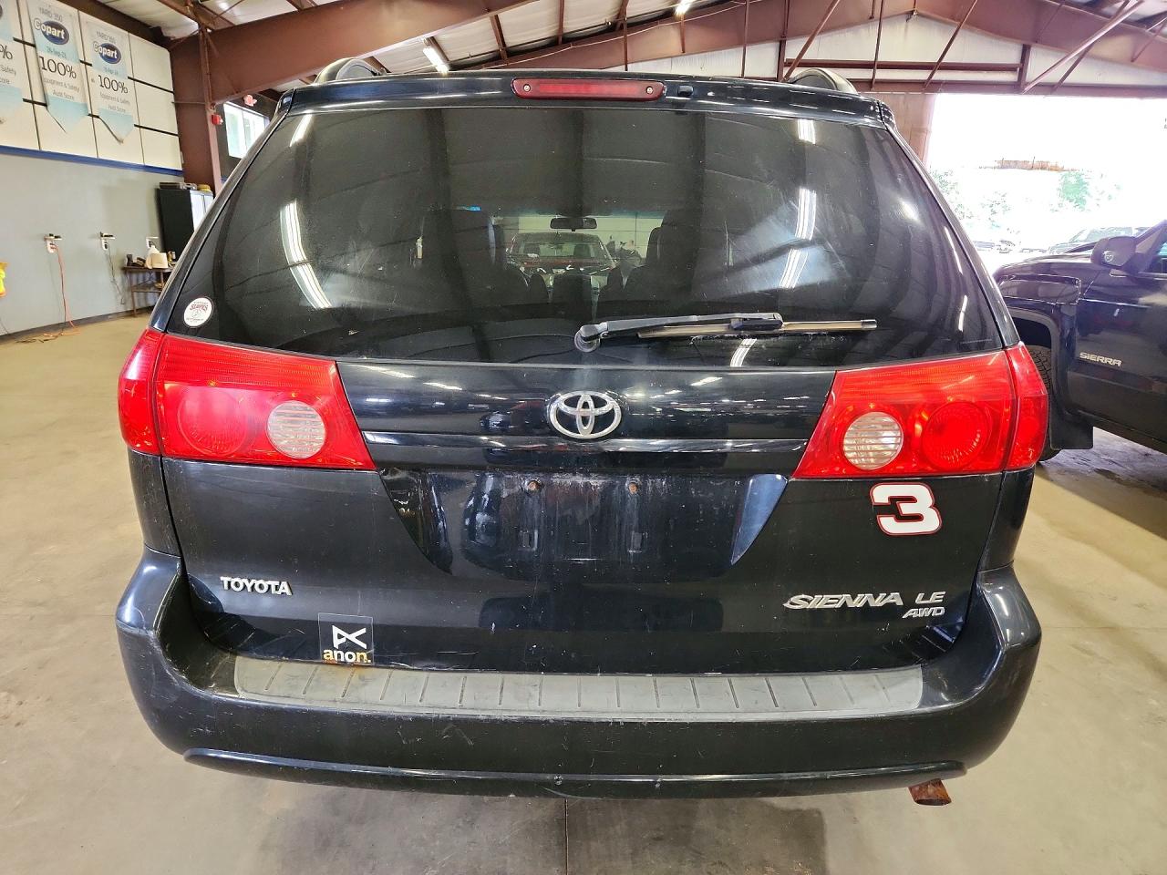 2010 Toyota Sienna Le Black vin: 5TDJK4CC0AS033834