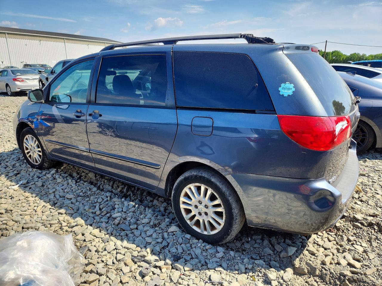 2010 Toyota Sienna Le Blue vin: 5TDJK4CC1AS029839