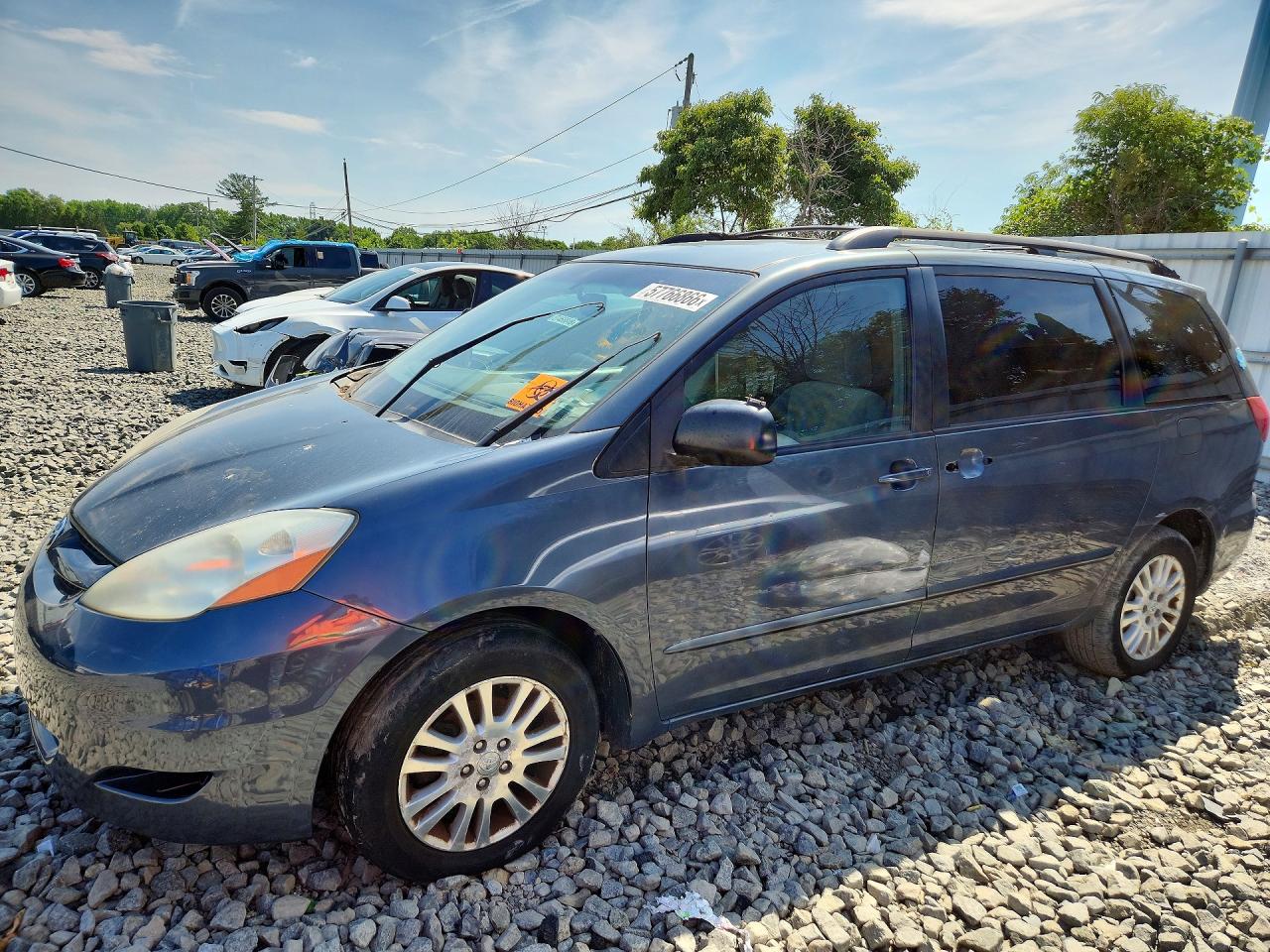 2010 Toyota Sienna Le Blue vin: 5TDJK4CC1AS029839