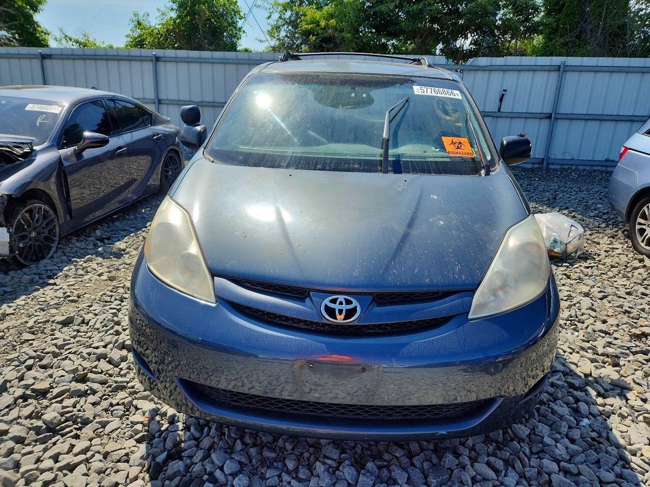 2010 Toyota Sienna Le Blue vin: 5TDJK4CC1AS029839