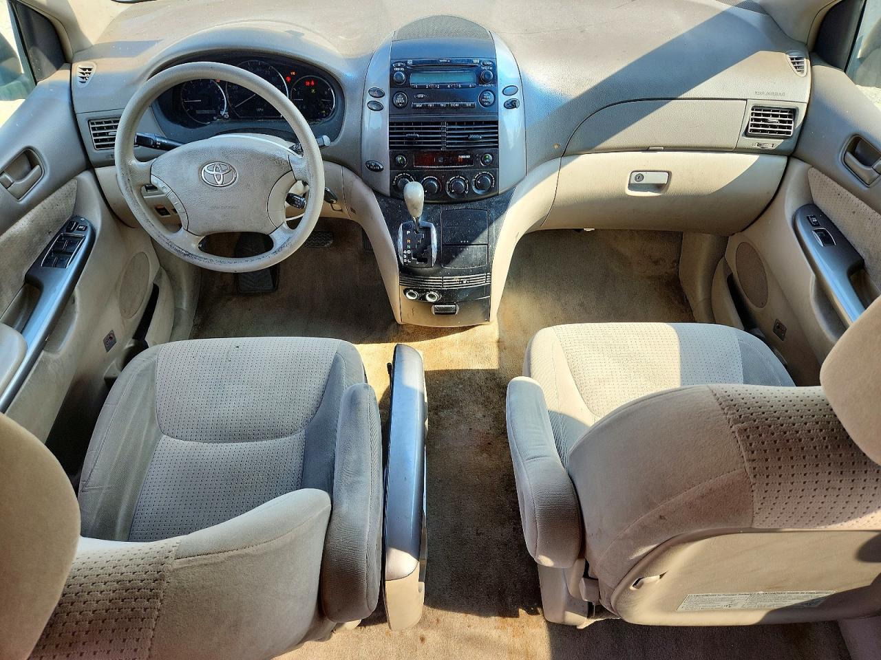2010 Toyota Sienna Le Tan vin: 5TDJK4CC4AS033920