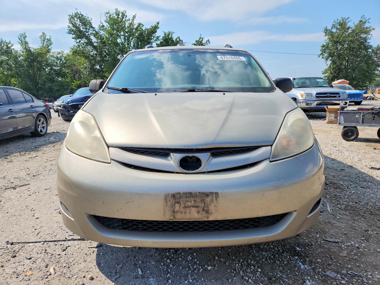 2010 Toyota Sienna Le Tan vin: 5TDJK4CC4AS033920