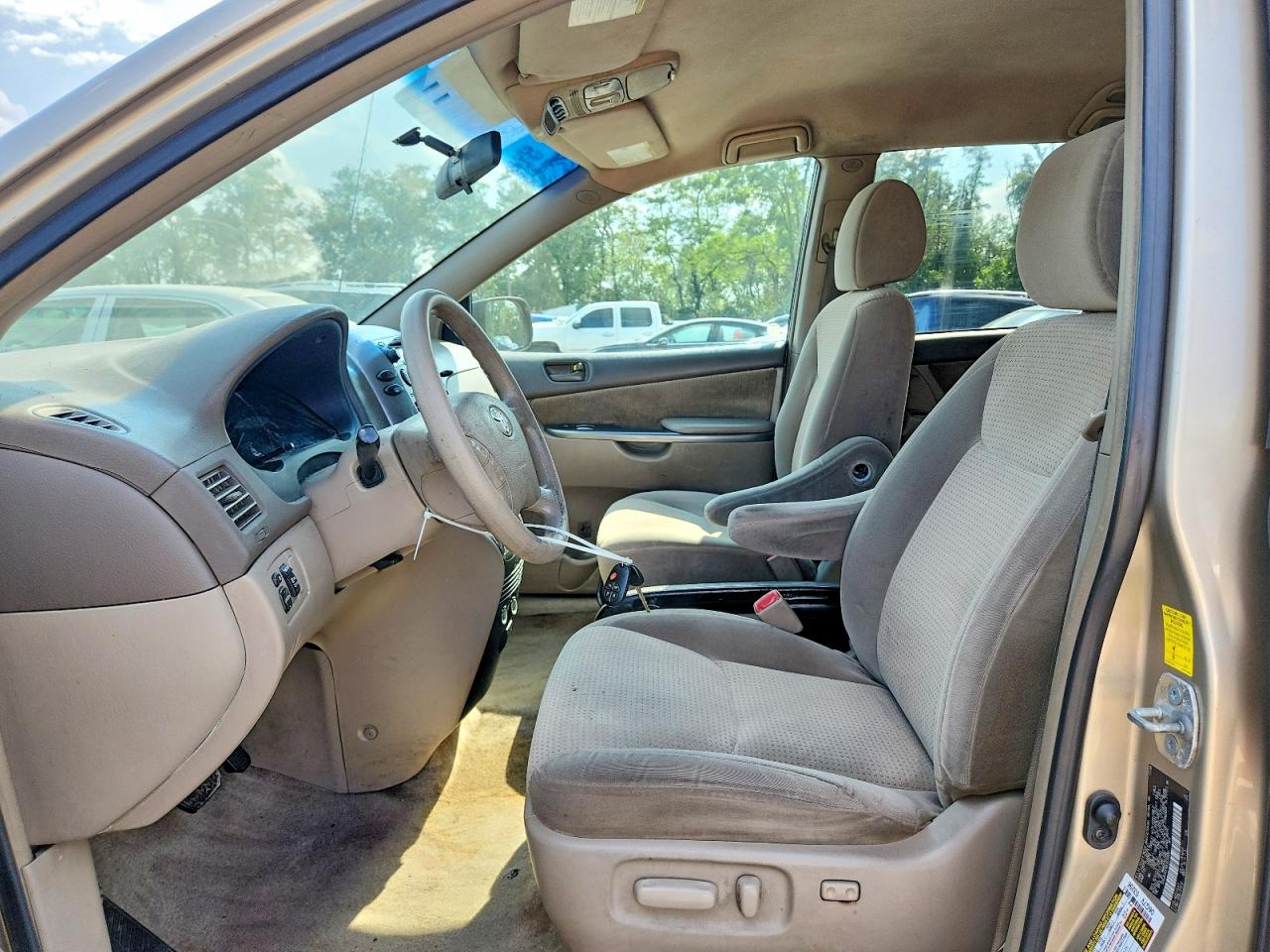 2010 Toyota Sienna Le Tan vin: 5TDJK4CC4AS033920