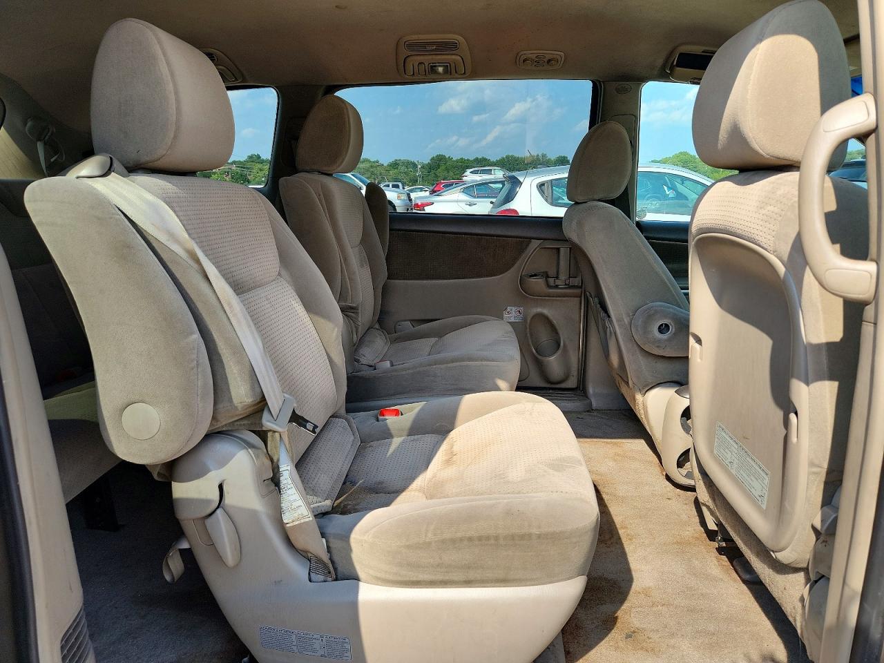 2010 Toyota Sienna Le Tan vin: 5TDJK4CC4AS033920