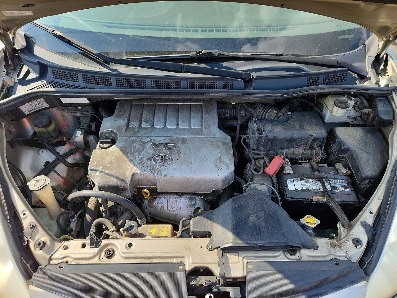 2010 Toyota Sienna Le Tan vin: 5TDJK4CC4AS033920