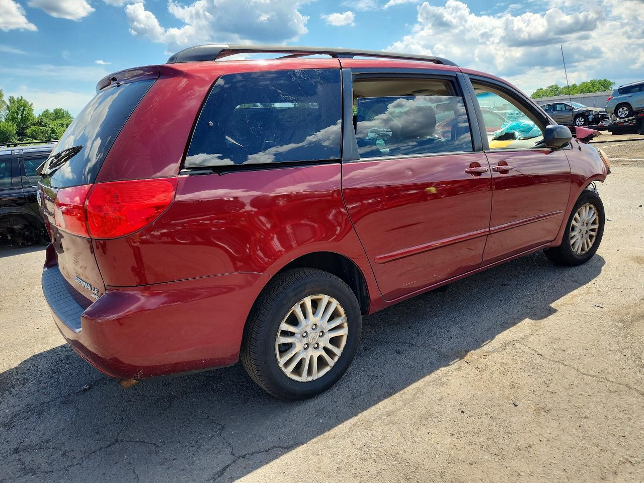 2010 Toyota Sienna Le Красный vin: 5TDJK4CC5AS029522