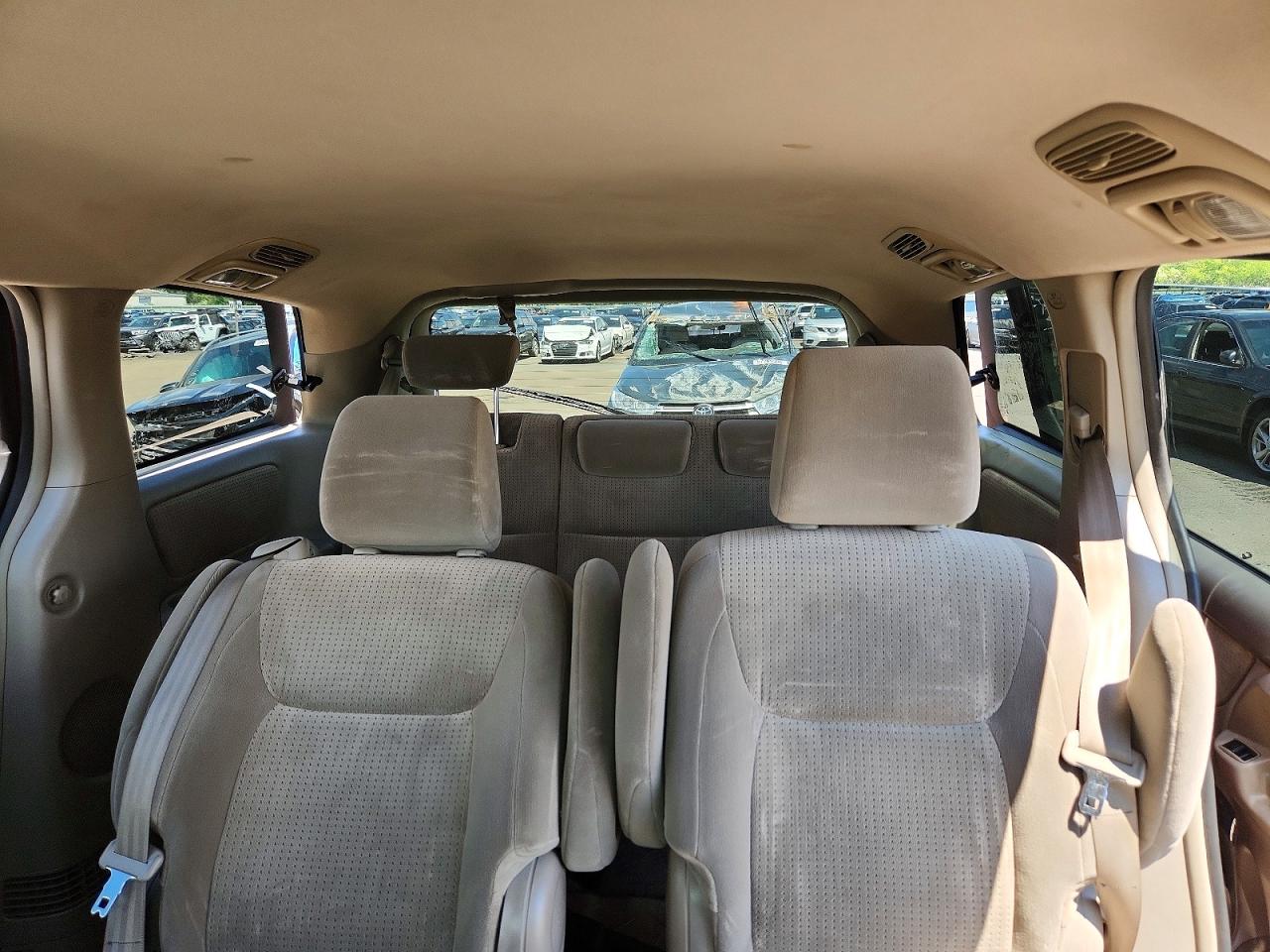 2010 Toyota Sienna Le Красный vin: 5TDJK4CC5AS029522